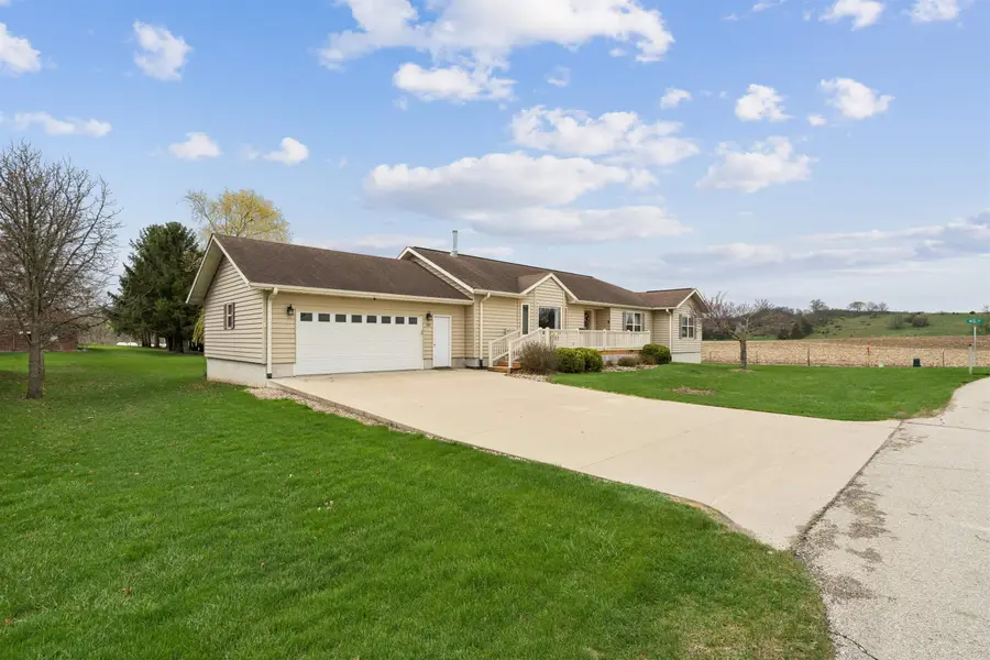 1205 Diamond Street, Elgin, IA 52141 - #2