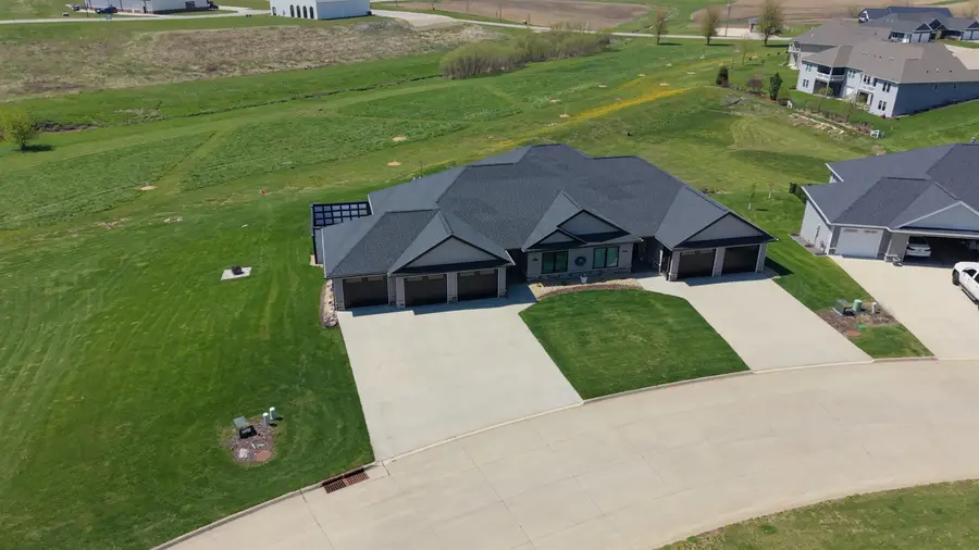 215 Solomia Court, Peosta, IA 52068 - #2