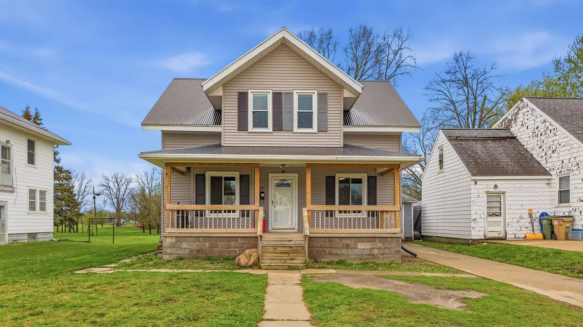 527 SW 2nd Avenue, Dyersville, IA 52040 - #1