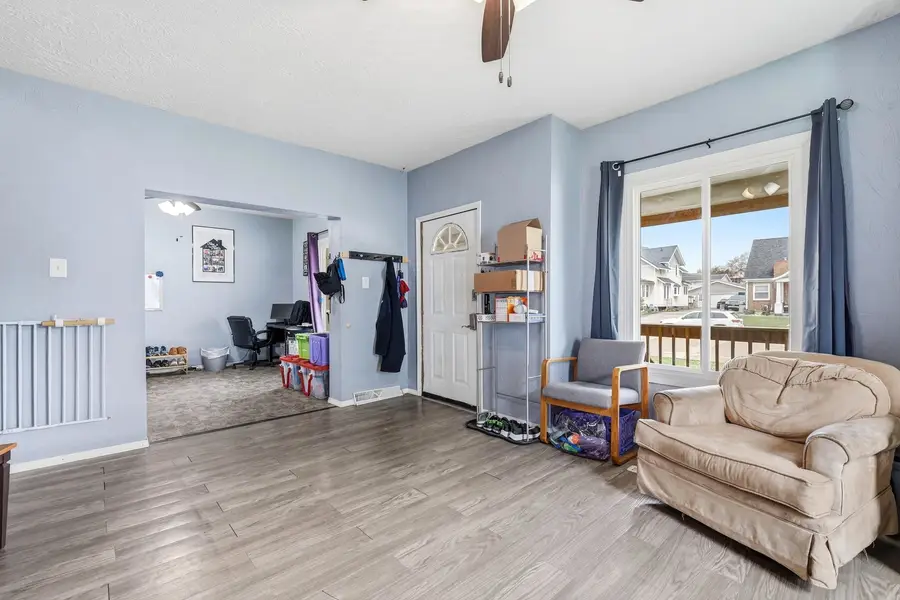 527 SW 2nd Avenue, Dyersville, IA 52040 - #3