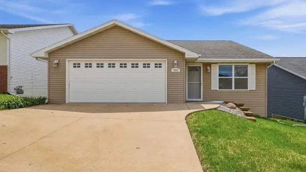 7802 S Westbrook Drive, Dubuque, IA 52002