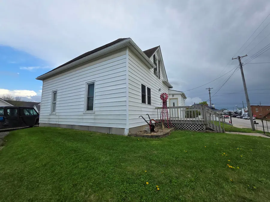 409 Main Street, Colesburg, IA 52035 - #3