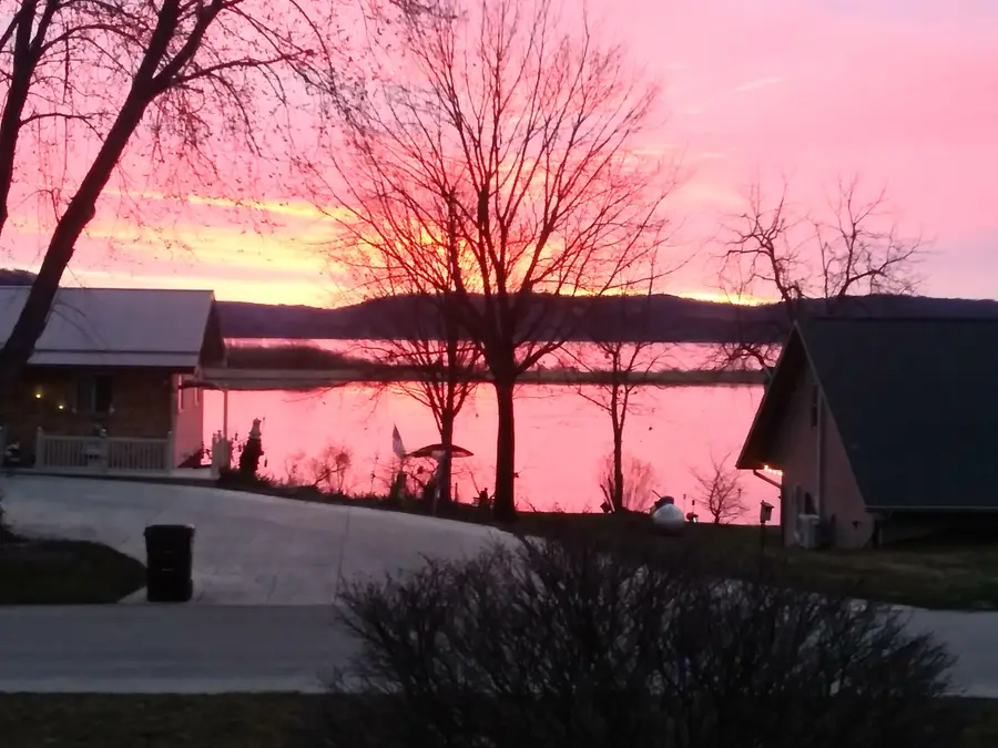 21853 Kings Row, Dubuque, IA 52001 - #2