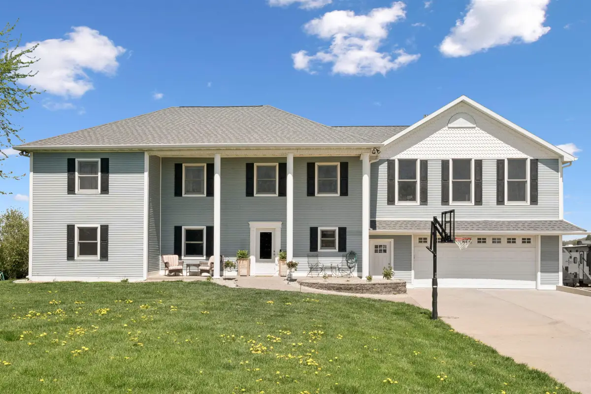 9933 Laudeville Road, Dubuque, IA 52003 - #1