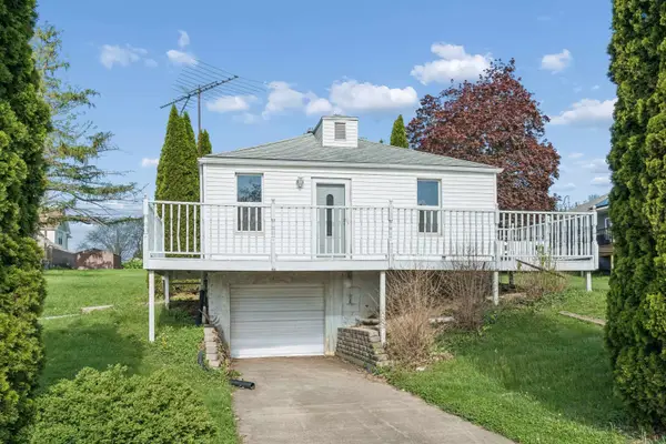 361 Clinton Avenue, East Dubuque, IL 61025