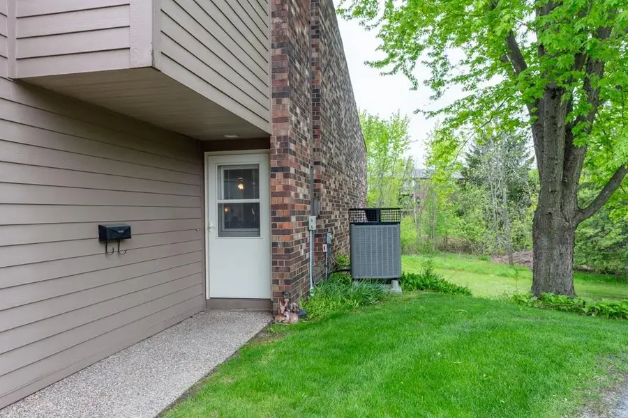 880 Stone Ridge Place, Dubuque, IA 52001 - #3