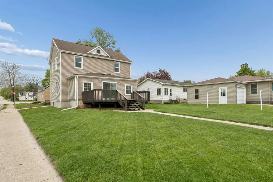 504 2nd Ave Nw, Cascade, IA 52033 - #2