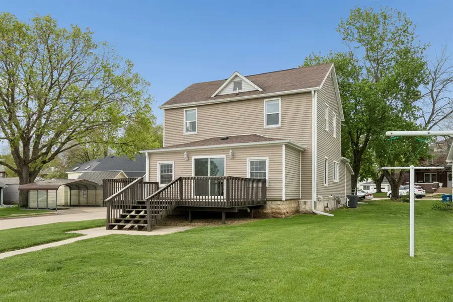 504 2nd Ave Nw, Cascade, IA 52033 - #3
