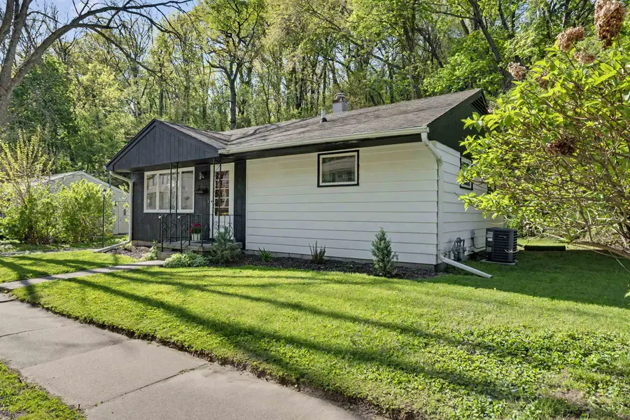 950 W Locust Street, Dubuque, IA 52001 - #2