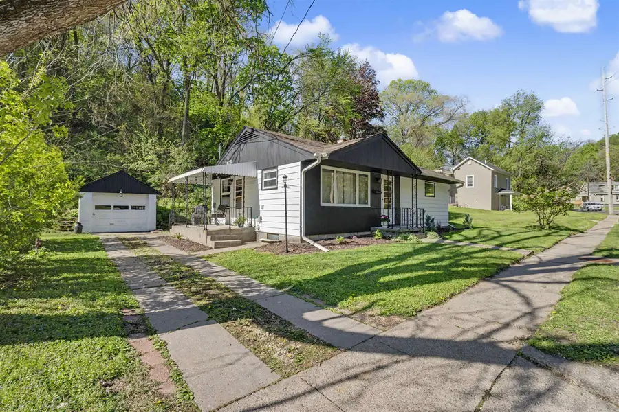 950 W Locust Street, Dubuque, IA 52001 - #3
