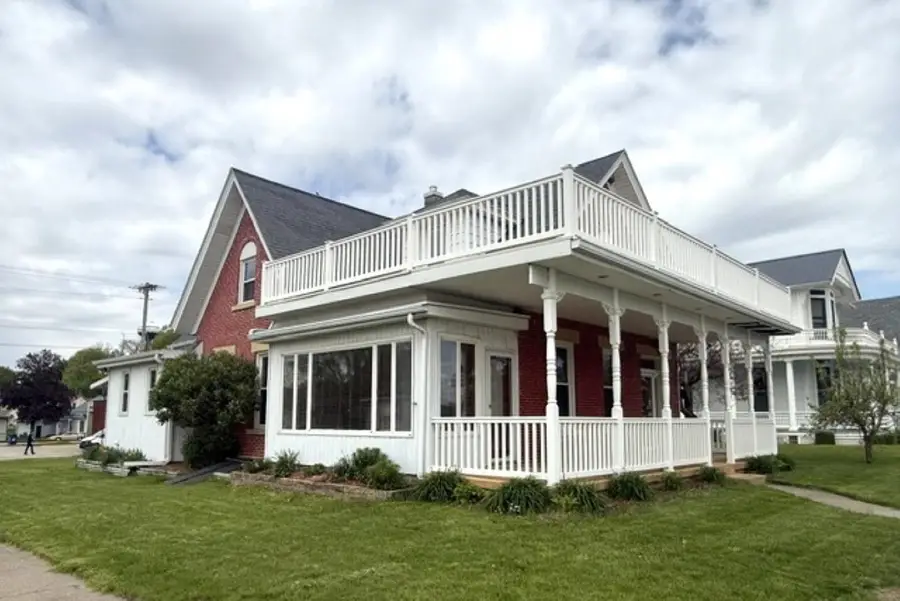 400 N Riverview Street, Bellevue, IA 52031 - #2