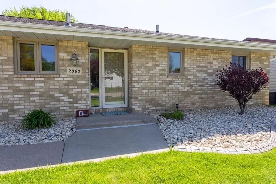 2068 Rosemont Street, Dubuque, IA 52002 - #2