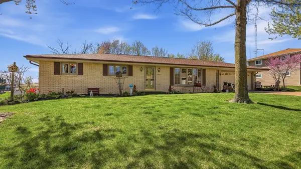 10544 Cedar Point Court, Dubuque, IA 52003