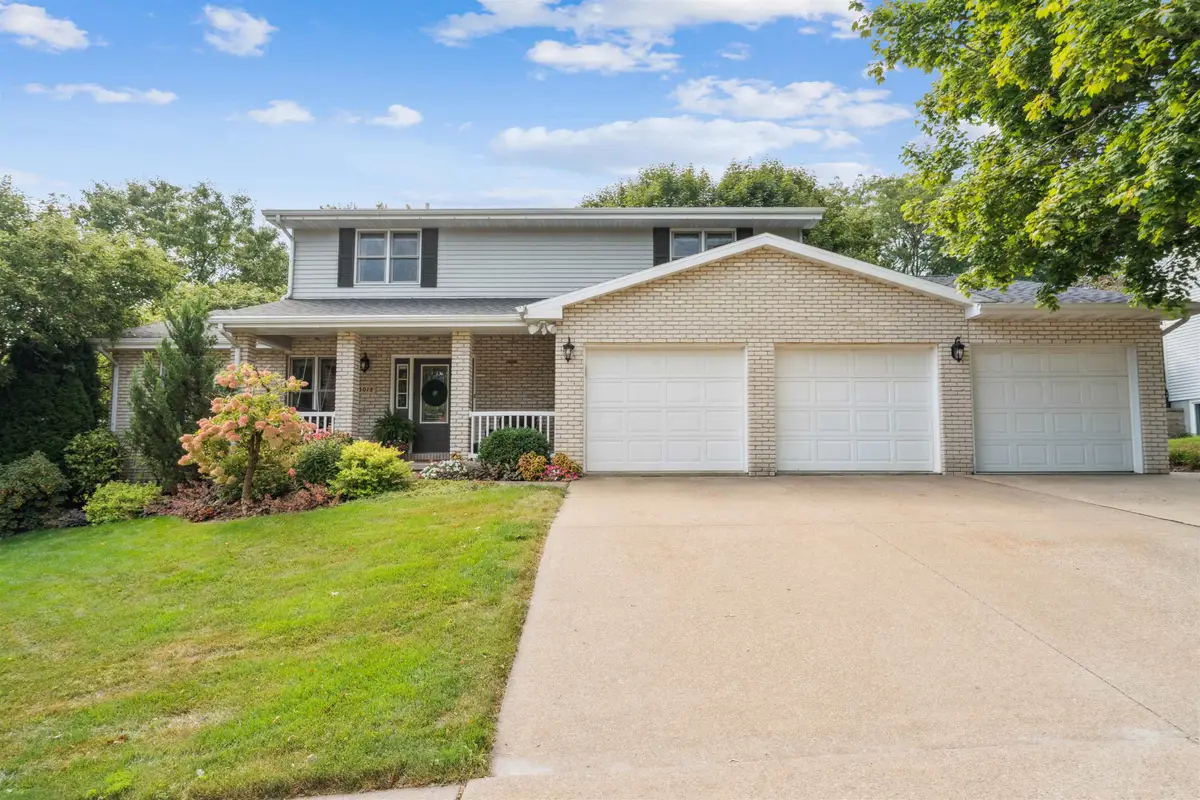 3018 Huntington Drive, Dubuque, IA 52001 - #1
