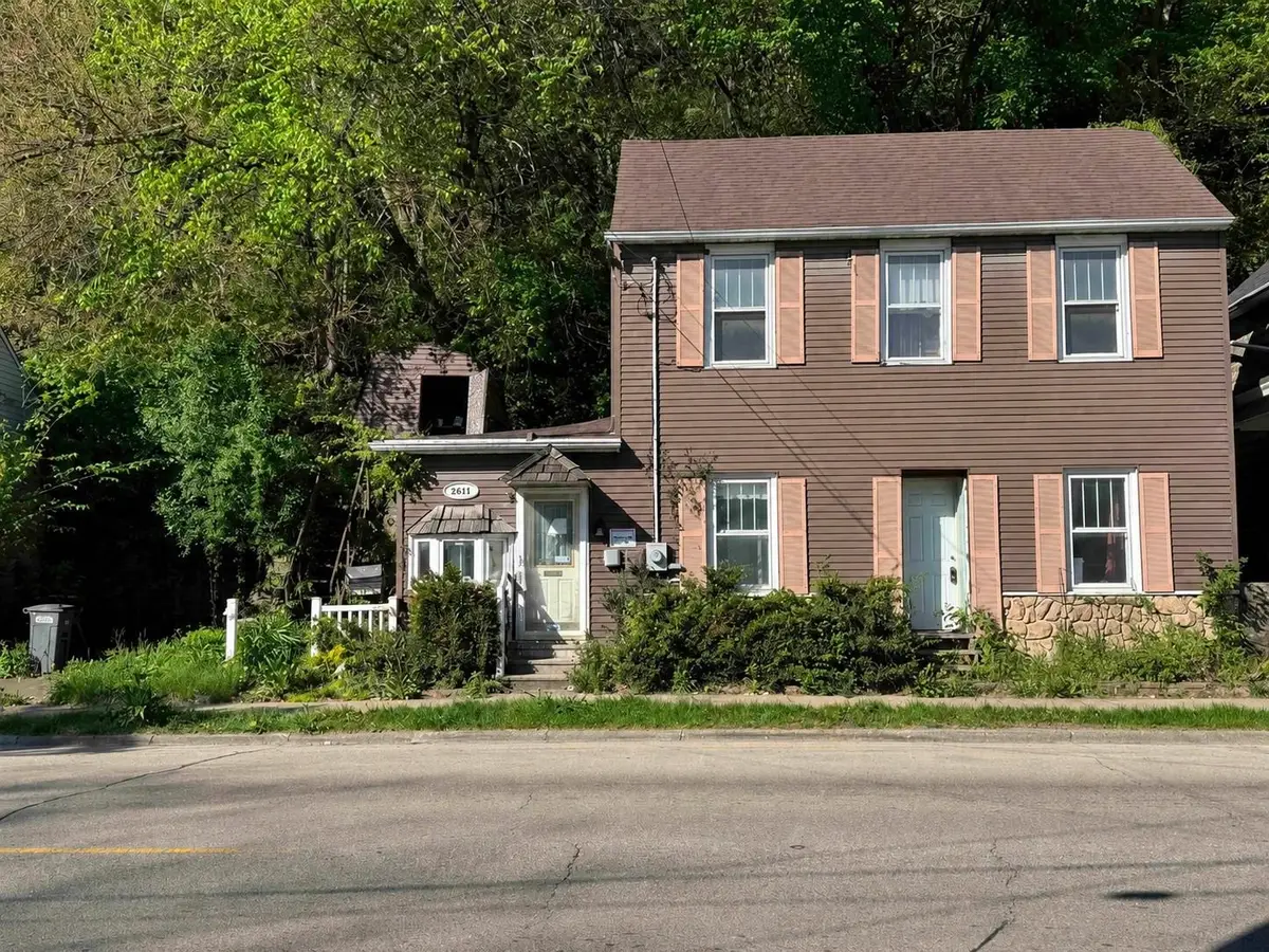 2611 Central Avenue, Dubuque, IA 52001 - #1