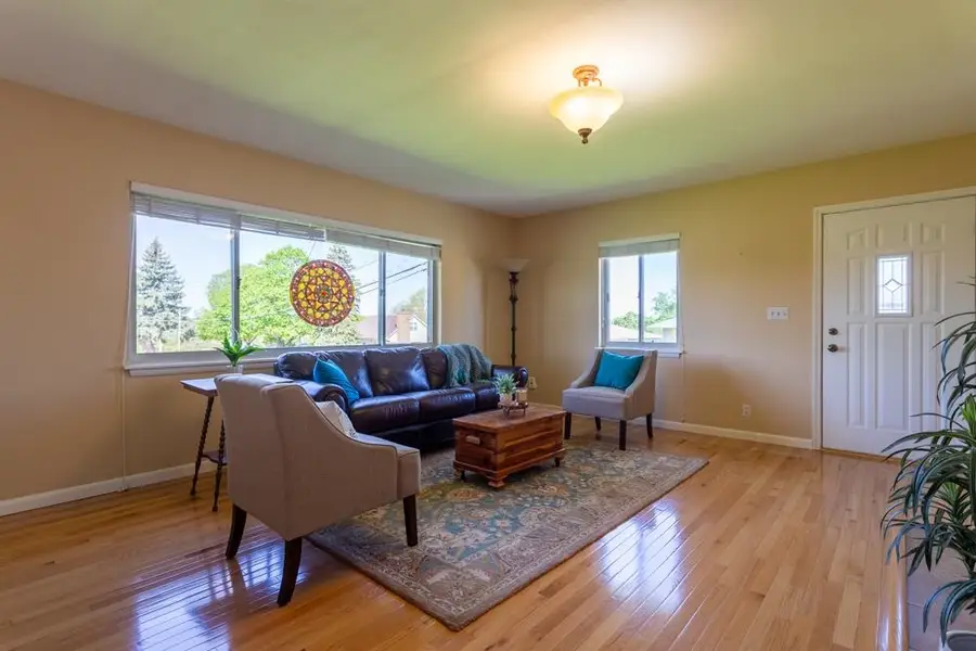 3040 Kaufmann Avenue, Dubuque, IA 52001 - #3