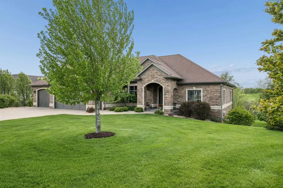 2101 Wedgewood Drive, Dubuque, IA 52002 - #2