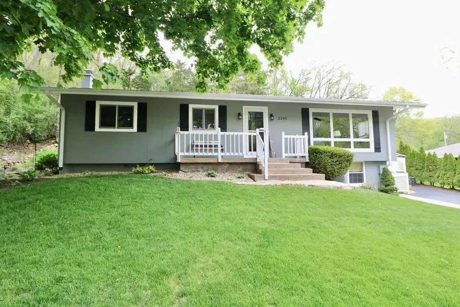2395 W 32nd Street, Dubuque, IA 52001 - #2