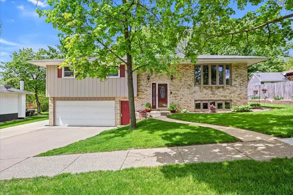 1975 Rosemont Street, Dubuque, IA 52002