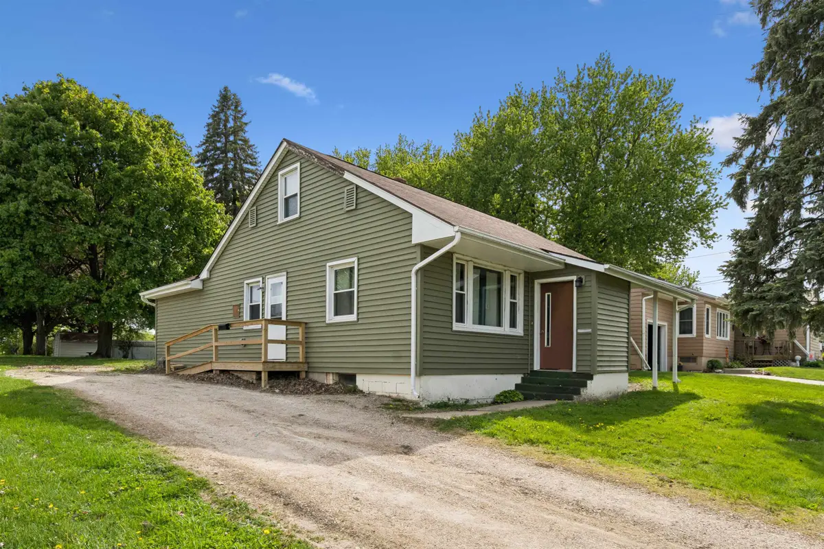 338 E Plum Street, West Union, IA 52175 - #1