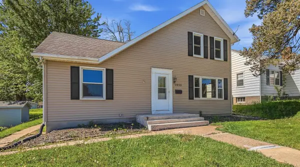 1935 N Grandview Avenue, Dubuque, IA 52001