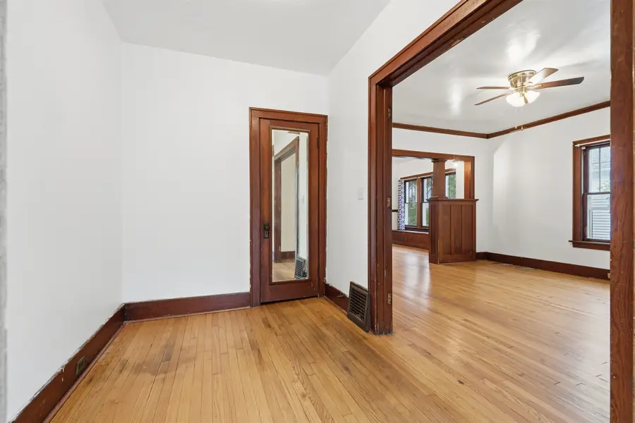535 W 17th Street, Dubuque, IA 52001 - #2