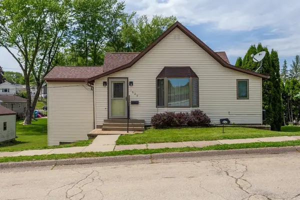 1629 Mcpoland Avenue, Dubuque, IA 52001
