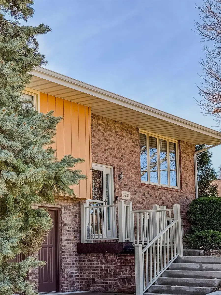 3920 Hillcrest Road, Dubuque, IA 52002 - #3