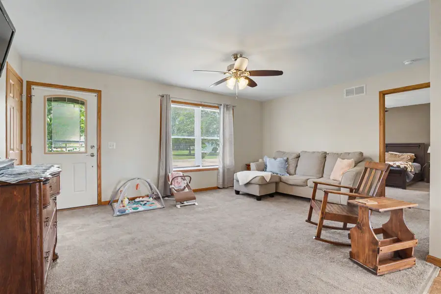 544 W Washington Street, Winthrop, IA 52049 - #3