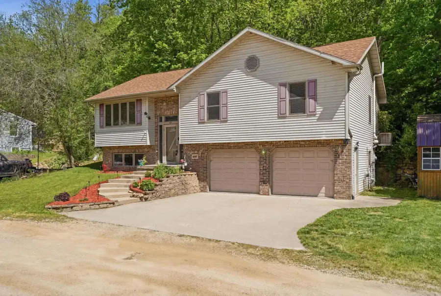 669 Kaufmann Avenue, Dubuque, IA 52001 - #2