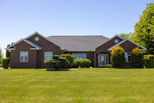 16144 Majestic Drive, Dubuque, IA 52002