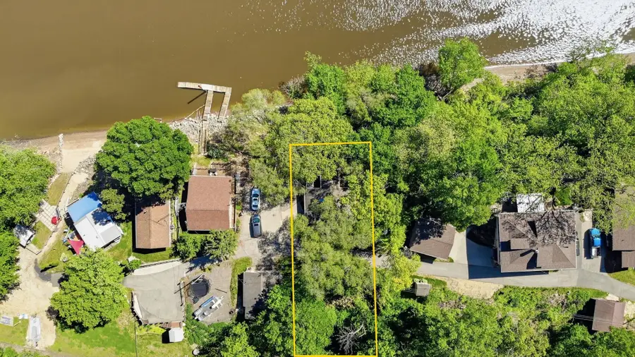 9994 Shawondassee Drive, Dubuque, IA 52003 - #2