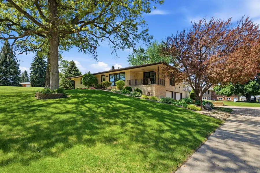 1225 SW 3rd Street, Dyersville, IA 52042 - #2