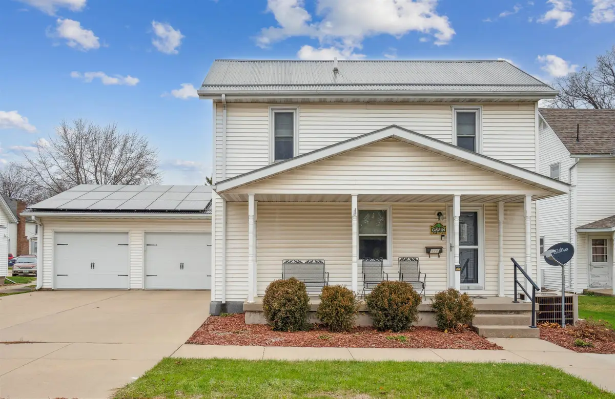 616 W 1st Avenue, Cascade, IA 52033 - #1