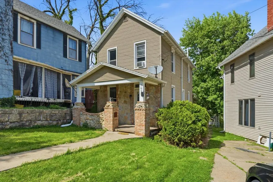1035 W 5th Street, Dubuque, IA 52001 - #2
