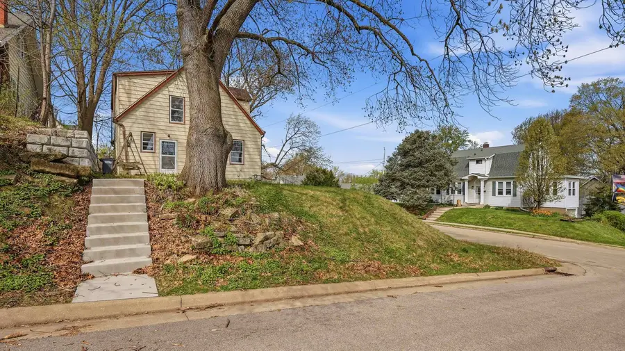 2002 Decorah Street, Dubuque, IA 52001 - #2