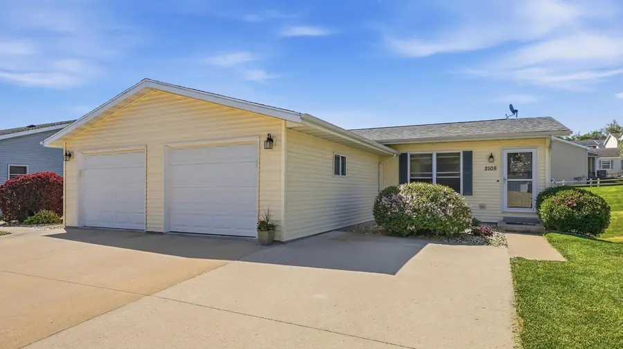 2108 Bald Eagle Court, Dubuque, IA 52001 - #2