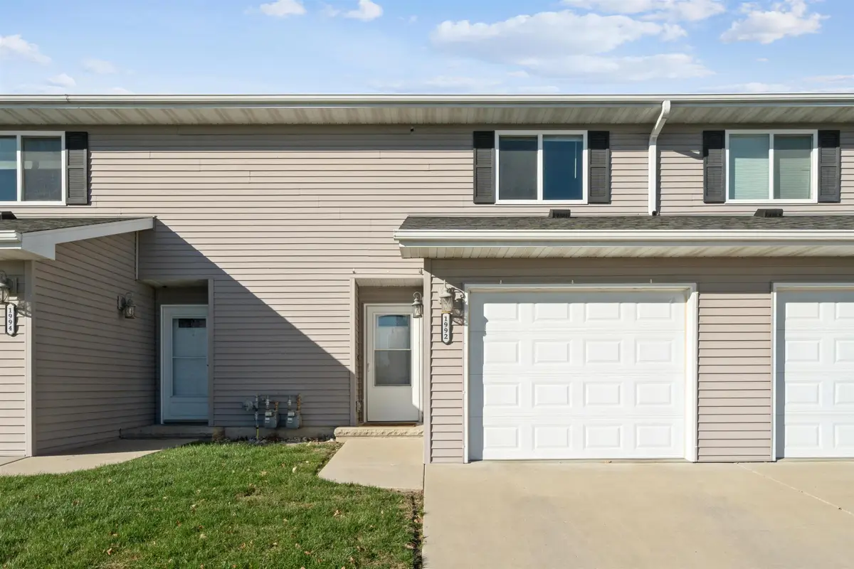 1992 Golden Eagle Drive, Dubuque, IA 52001-0000 - #1