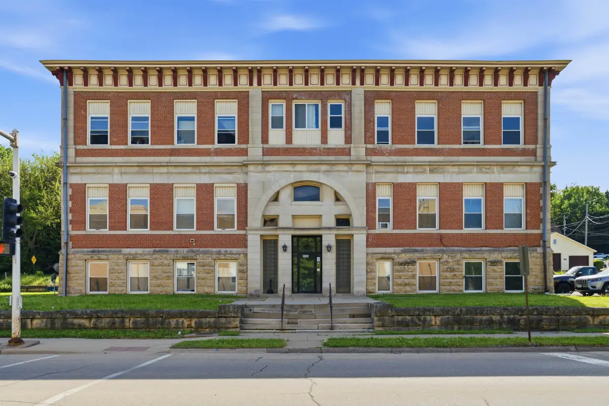 2535 Central Avenue, Dubuque, IA 52001 - #1