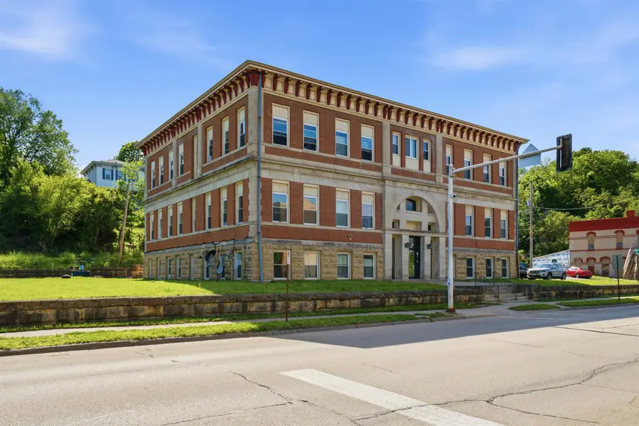 2535 Central Avenue, Dubuque, IA 52001 - #3
