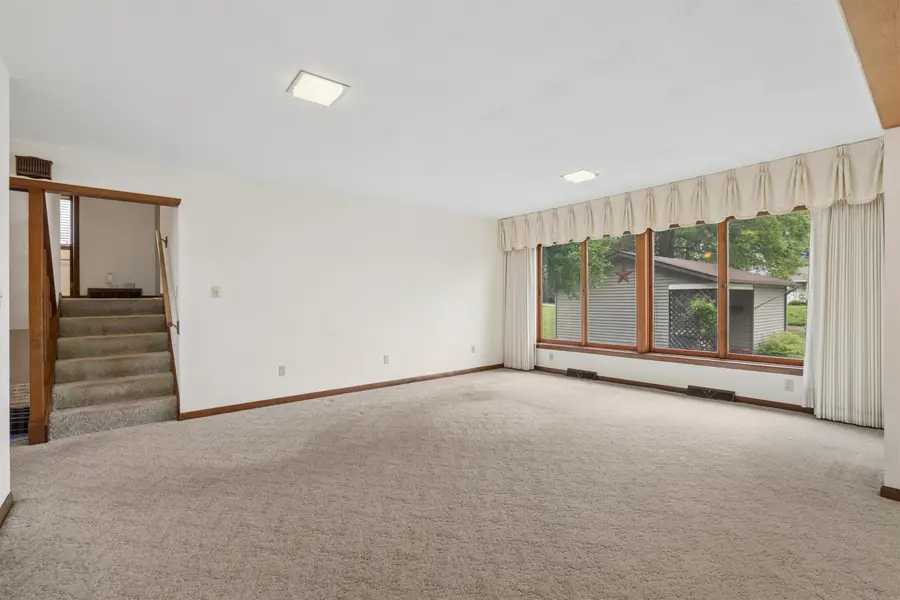 706 NW 2nd Avenue, Cascade, IA 52033 - #3
