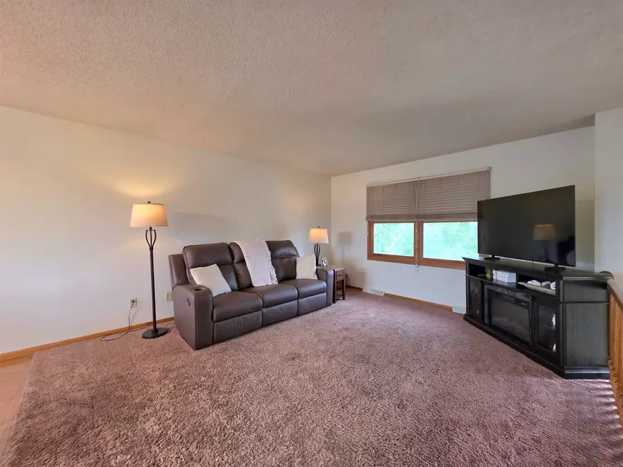 521 Obeche Court, Dubuque, IA 52003 - #3