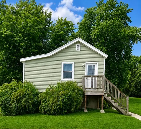 480 Desoto Street, East Dubuque, IL 61025