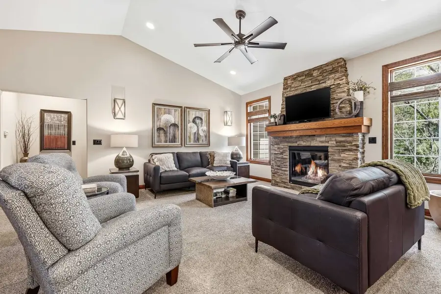 1000 Hawkeye Drive, Dubuque, IA 52001 - #3