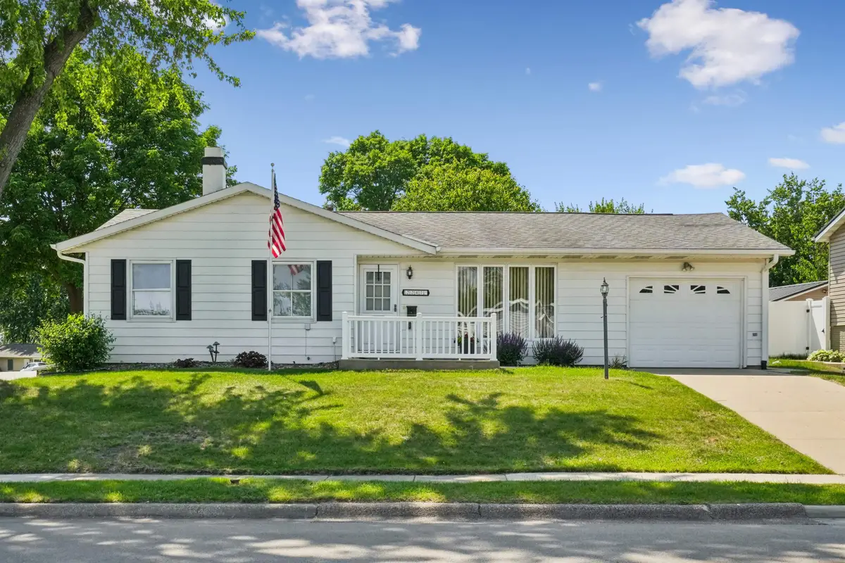 2247 Saint John Drive, Dubuque, IA 52002 - #1