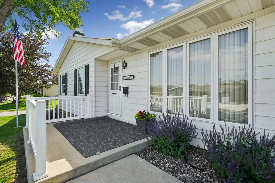2247 Saint John Drive, Dubuque, IA 52002 - #3