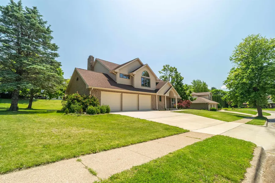 3663 Seville Drive, Dubuque, IA 52002 - #2
