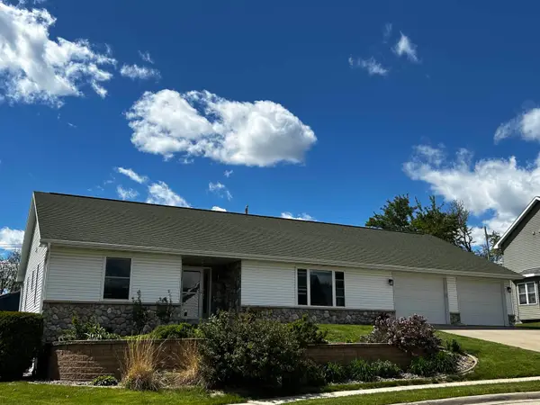 3045 Indiana Court, Dubuque, IA 52001-5482