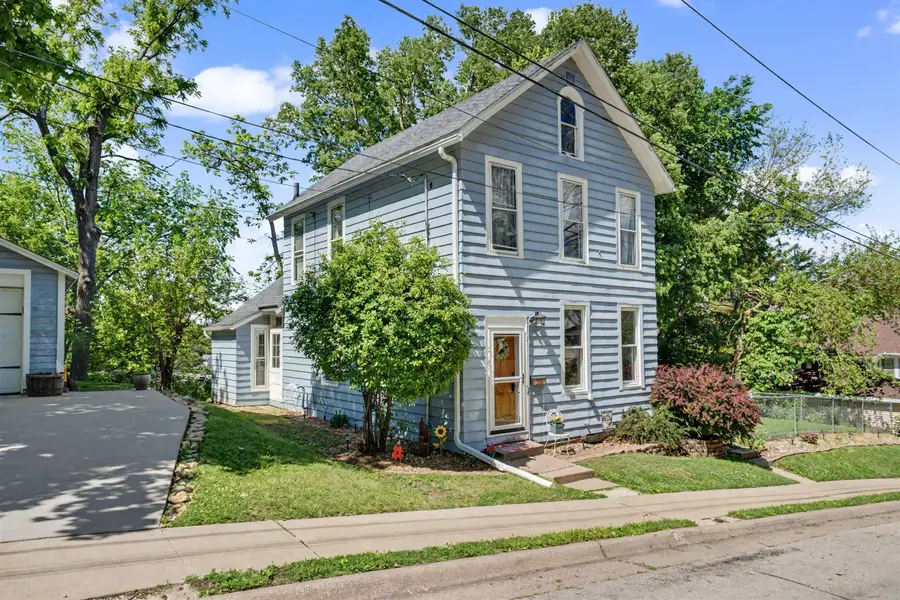 215 Lowell Street, Dubuque, IA 52001 - #2