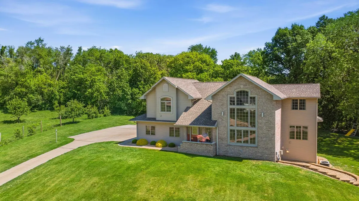 10294 Emberwood Drive, Dubuque, IA 52001 - #1